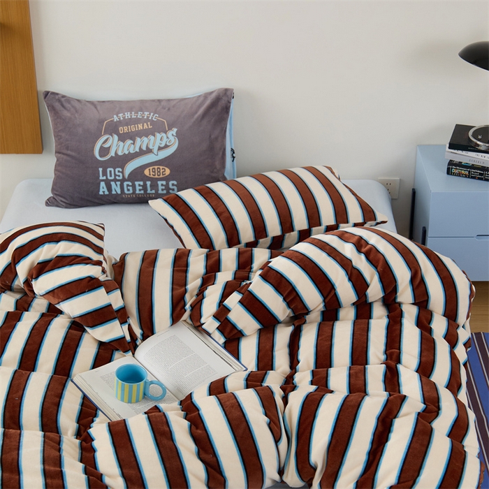 91家纺网 家纺一手货源 找家纺 呗旺鹿 2024新款小红书爆款牛奶绒印花四件套 海盐