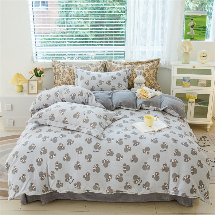 91家纺网 家纺一手货源 找家纺 锦罗绣 2024新款加厚牛奶绒四件套印花四件套单被套 可爱妮妮