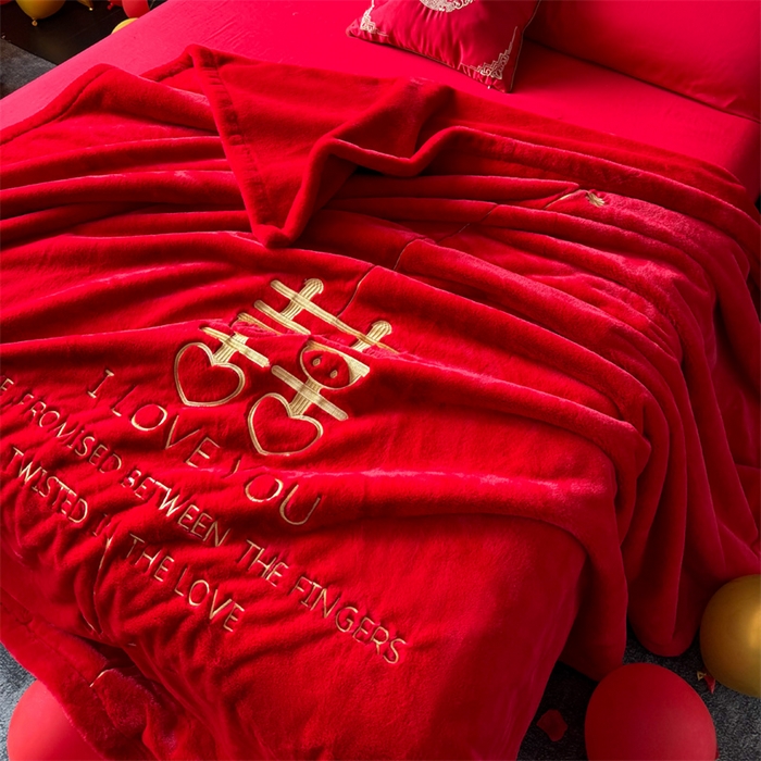 91家纺网 家纺一手货源 找家纺 2024新款仿皮草兔绒精品绣花毛毯毯子 喜成连理