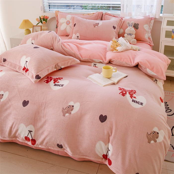 91家纺网 家纺一手货源 找家纺 锦罗绣 2024新款加厚牛奶绒四件套印花四件套单被套 少女心