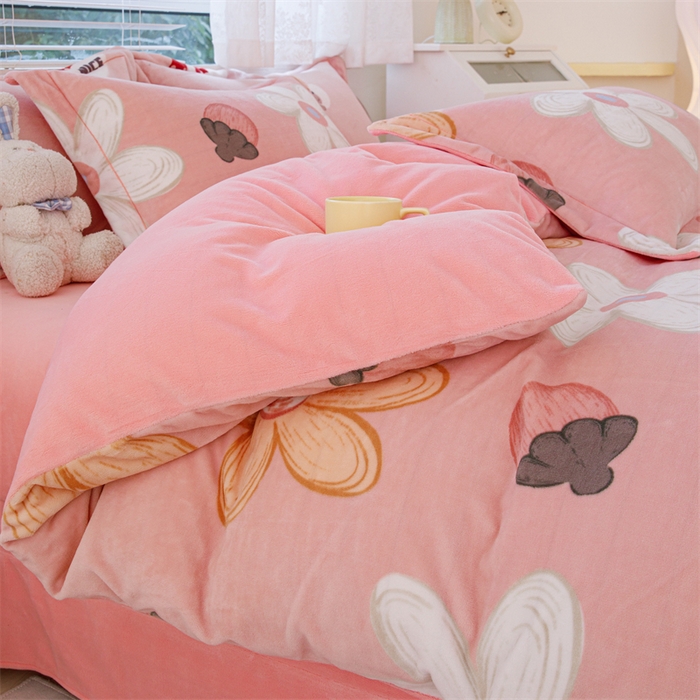 91家纺网 家纺一手货源 找家纺 锦罗绣 2024新款加厚牛奶绒四件套印花四件套单被套 后花园