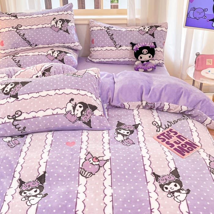91家纺网 家纺一手货源 找家纺 2024新品正版三丽鸥授权卡通加厚高克重牛奶绒系列四件套 绒三丽鸥-贪睡库洛米