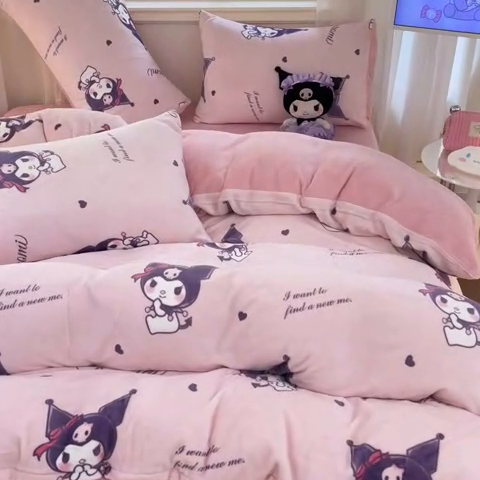 91家纺网 家纺一手货源 找家纺 2024新品正版三丽鸥授权卡通加厚高克重牛奶绒系列四件套 绒三丽鸥-可爱库洛米