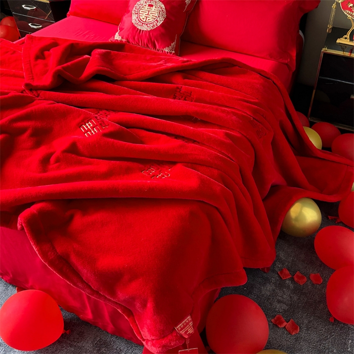 91家纺网 家纺一手货源 找家纺 2024新款仿皮草兔绒精品绣花毛毯毯子 喜气生辉