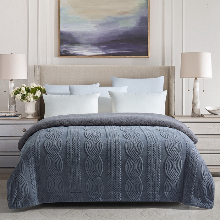 91家纺网 家纺一手货源 找家纺 巴木赫 2024新款8字配色双层羊羔绒毛毯 深灰