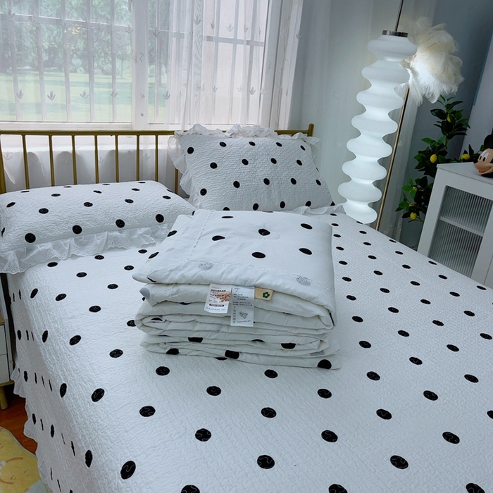 91家纺网 家纺一手货源 找家纺 暖居 2024新款春秋被床盖四件套 波点白