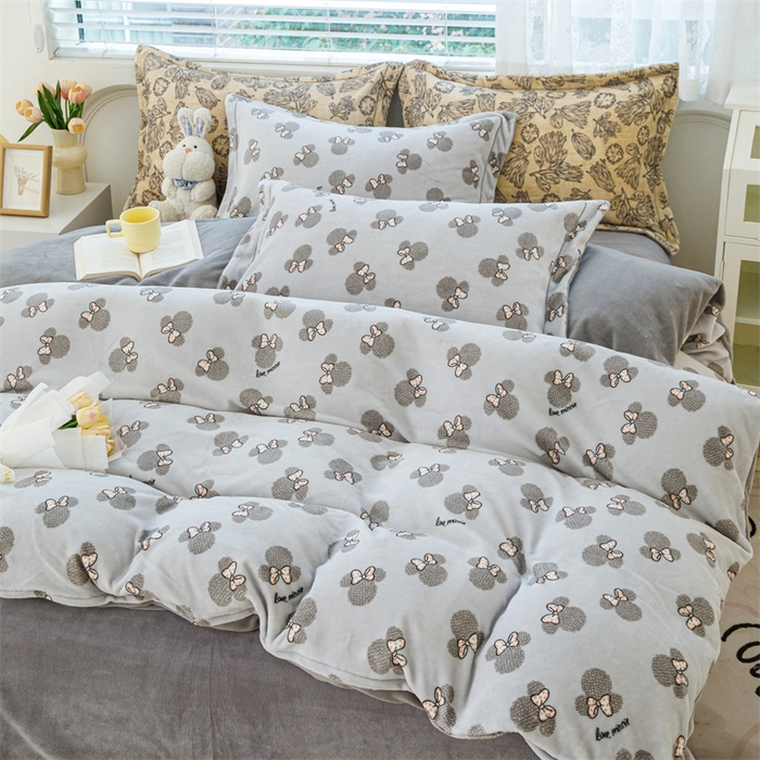 91家纺网 家纺一手货源 找家纺 锦罗绣 2024新款加厚牛奶绒四件套印花四件套单被套 可爱妮妮