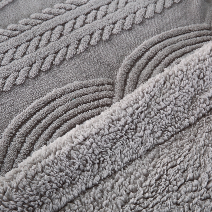 91家纺网 家纺一手货源 找家纺 巴木赫 2024新款8字配色双层羊羔绒毛毯 浅灰