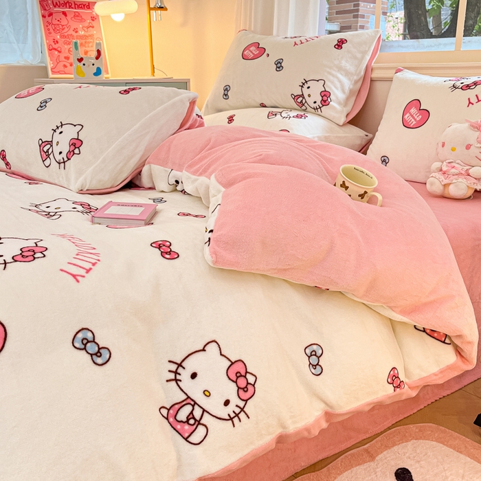 91家纺网 家纺一手货源 找家纺 2024新品正版三丽鸥授权卡通加厚高克重牛奶绒系列四件套 绒三丽鸥-奶油kitty