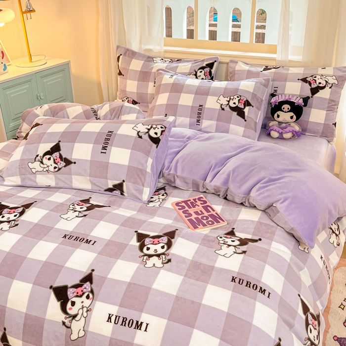 91家纺网 家纺一手货源 找家纺 2024新品正版三丽鸥授权卡通加厚高克重牛奶绒系列四件套 绒三丽鸥-紫格蝴蝶结库洛米