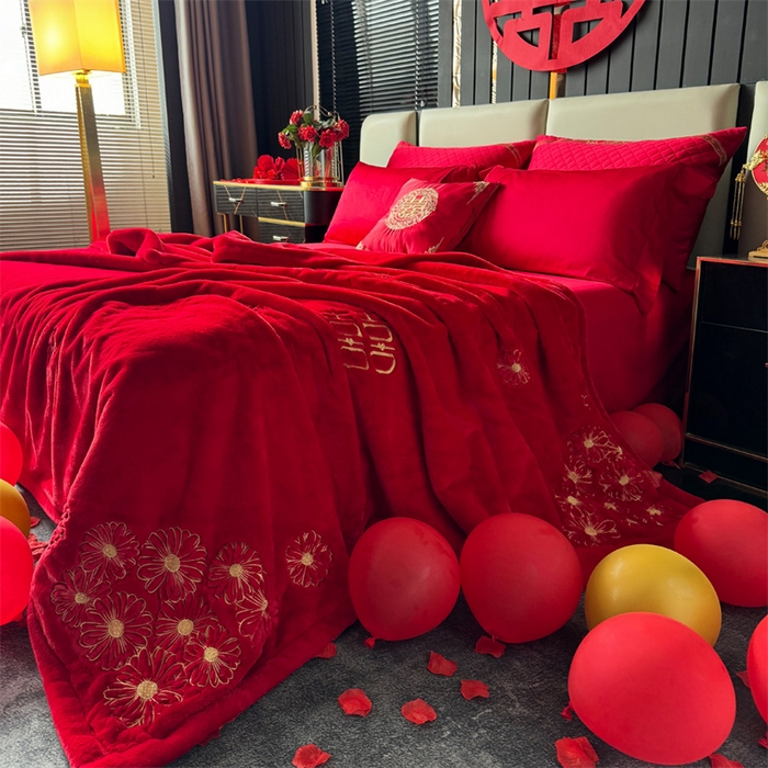 91家纺网 家纺一手货源 找家纺 2024新款仿皮草兔绒精品绣花毛毯毯子 柔情密意-大红