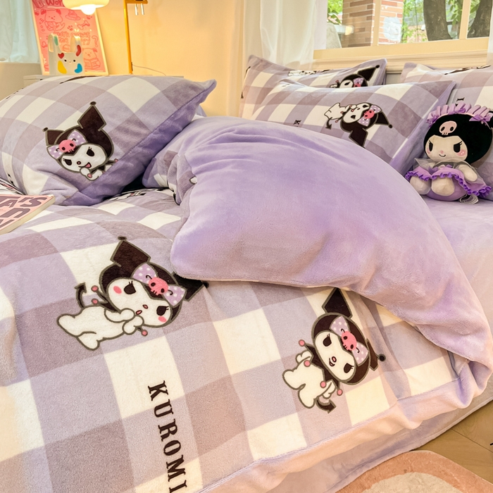 91家纺网 家纺一手货源 找家纺 2024新品正版三丽鸥授权卡通加厚高克重牛奶绒系列四件套 绒三丽鸥-紫格蝴蝶结库洛米