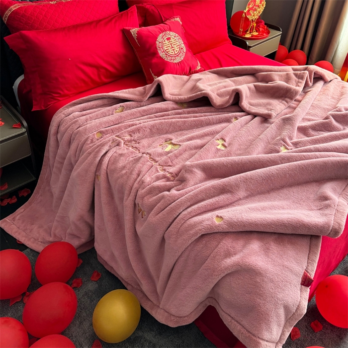 91家纺网 家纺一手货源 找家纺 2024新款仿皮草兔绒精品绣花毛毯毯子 蝴蝶结-粉