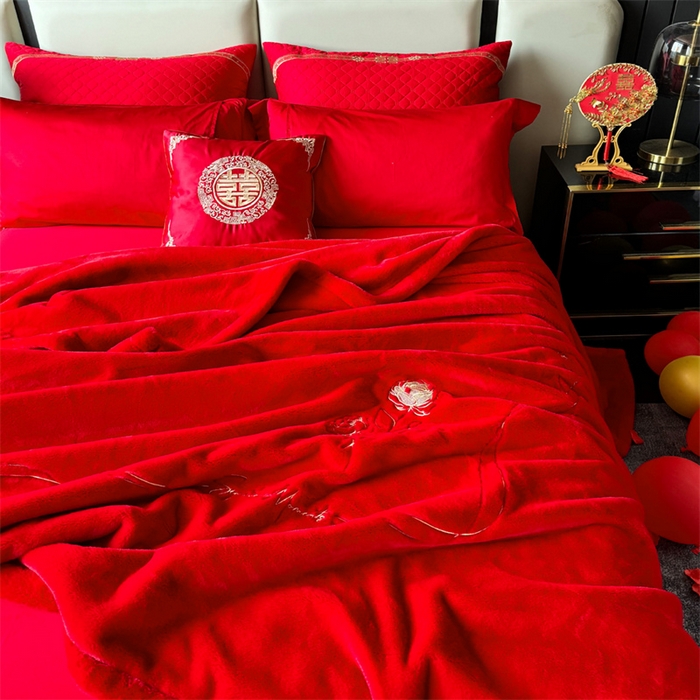 91家纺网 家纺一手货源 找家纺 2024新款仿皮草兔绒精品绣花毛毯毯子 甜蜜爱恋-大红