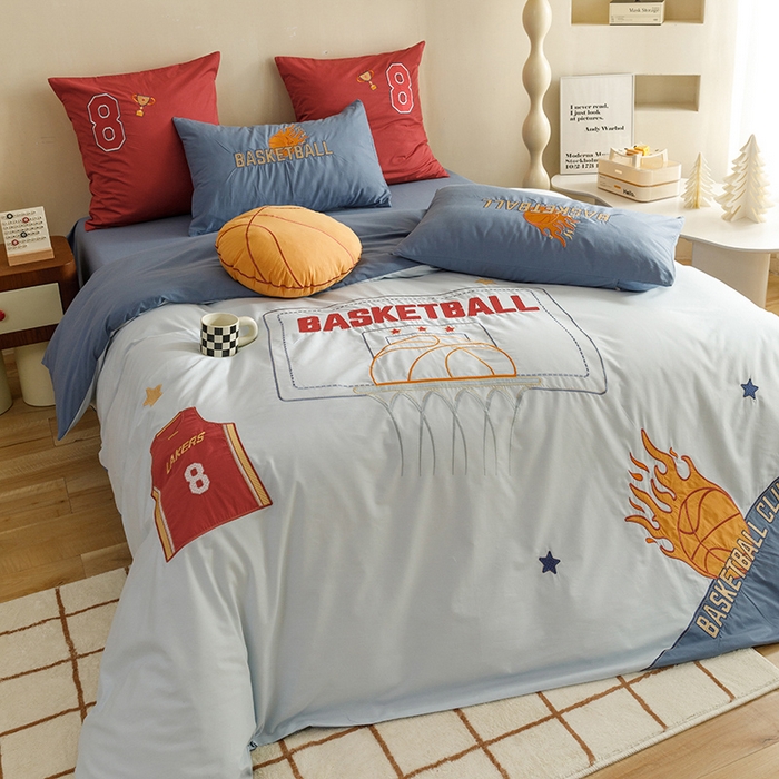 91家纺网 家纺一手货源 找家纺 绒梦里 2024新款全棉A类40s水洗棉贴布绣花四件套-篮球系列 挚爱篮球-浅蓝