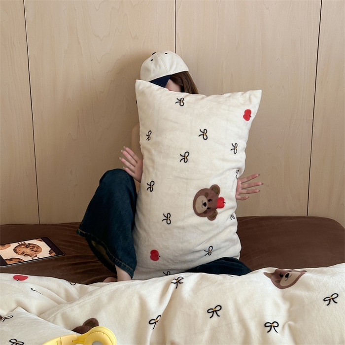 91家纺网 家纺一手货源 找家纺 呗旺鹿 2024新款小红书爆款牛奶绒印花四件套 布梵