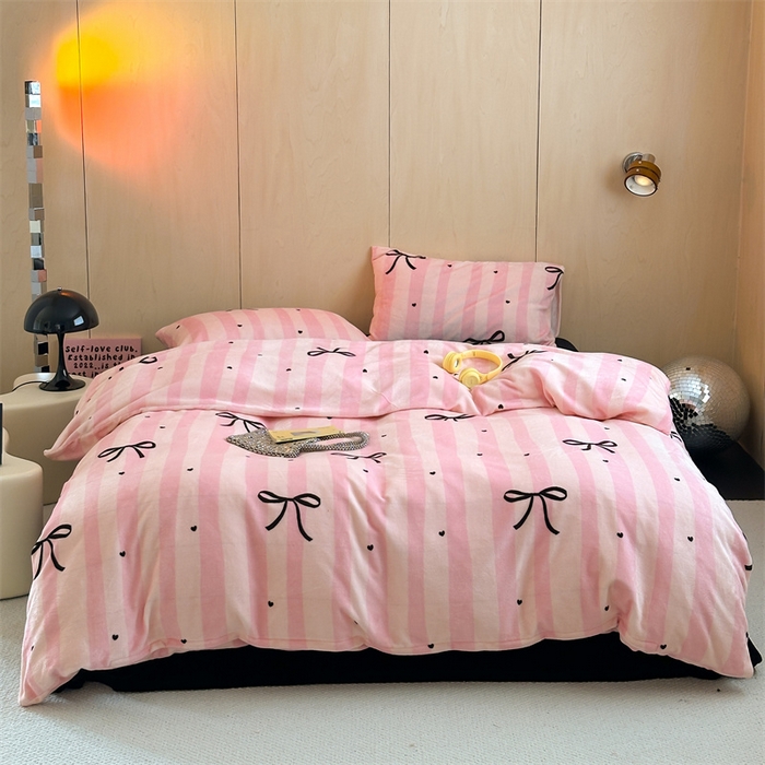 91家纺网 家纺一手货源 找家纺 呗旺鹿 2024新款小红书爆款牛奶绒印花四件套 若颜