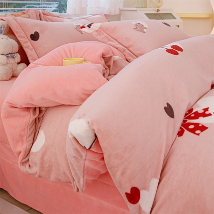 91家纺网 家纺一手货源 找家纺 锦罗绣 2024新款加厚牛奶绒四件套印花四件套单被套 少女心