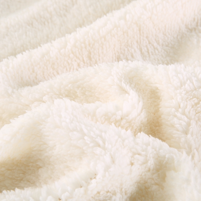 91家纺网 家纺一手货源 找家纺 巴木赫 2024新款8字配色双层羊羔绒毛毯 白色
