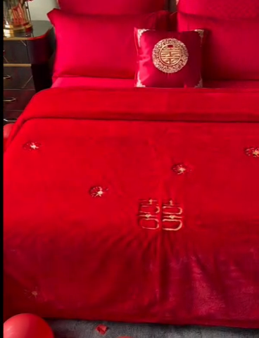 91家纺网 家纺一手货源 找家纺 2024新款仿皮草兔绒精品绣花毛毯毯子 柔情密意-大红