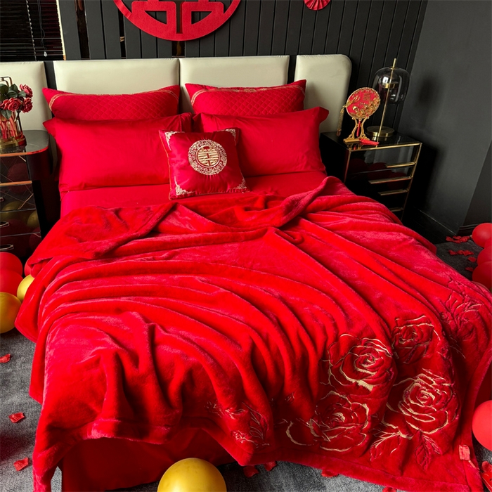 91家纺网 家纺一手货源 找家纺 2024新款仿皮草兔绒精品绣花毛毯毯子 幸福花海