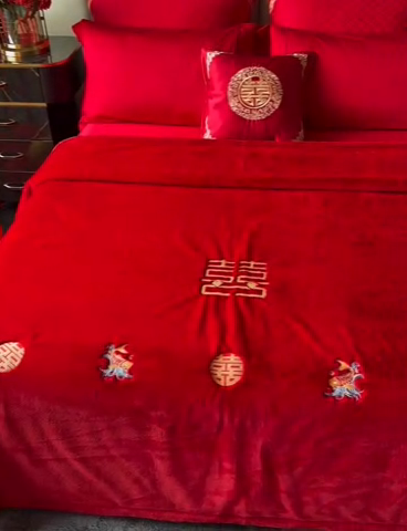 91家纺网 家纺一手货源 找家纺 2024新款仿皮草兔绒精品绣花毛毯毯子 百年好合