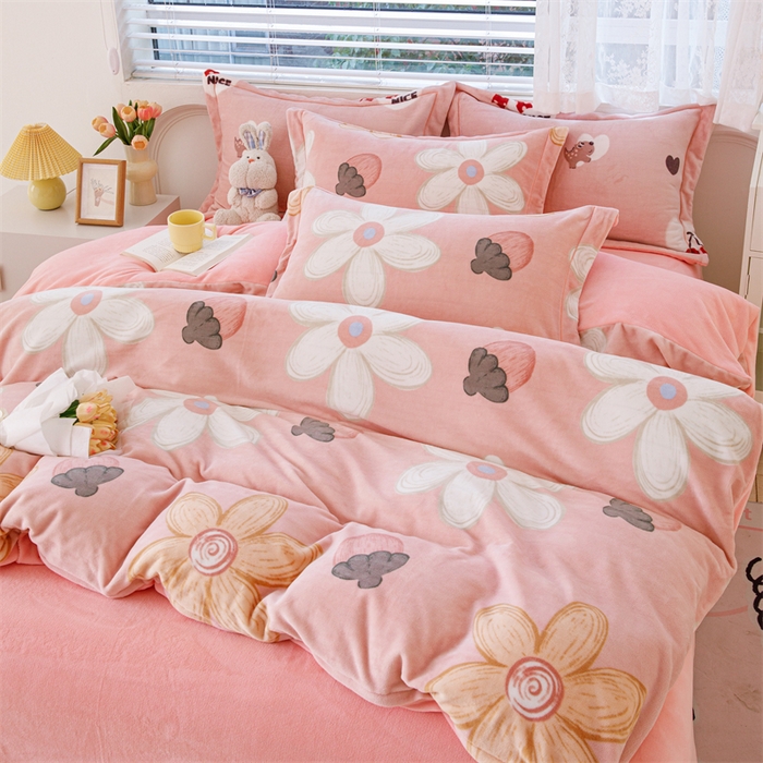 91家纺网 家纺一手货源 找家纺 锦罗绣 2024新款加厚牛奶绒四件套印花四件套单被套 后花园