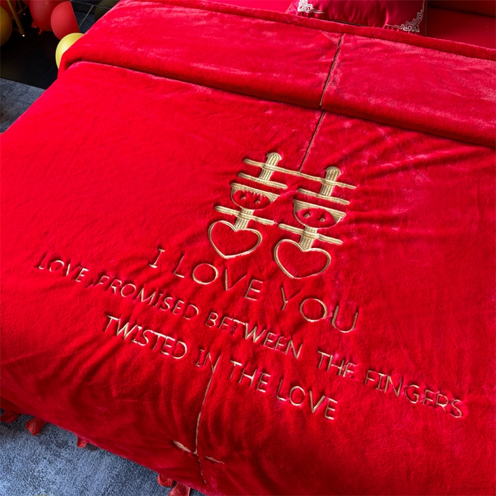 91家纺网 家纺一手货源 找家纺 2024新款仿皮草兔绒精品绣花毛毯毯子 喜成连理