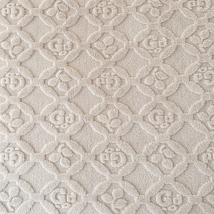 91家纺网 家纺一手货源 找家纺 芸锦豪 2024新款三叶草提花毛毯--卷边款 浅卡其