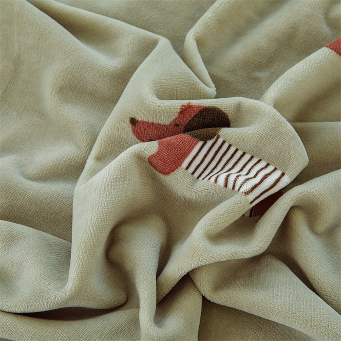 91家纺网 家纺一手货源 找家纺 锦罗绣 2024新款加厚牛奶绒四件套印花四件套单被套 贵宾犬