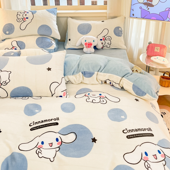91家纺网 家纺一手货源 找家纺 2024新品正版三丽鸥授权卡通加厚高克重牛奶绒系列四件套 绒三丽鸥-蓝色波点玉桂狗