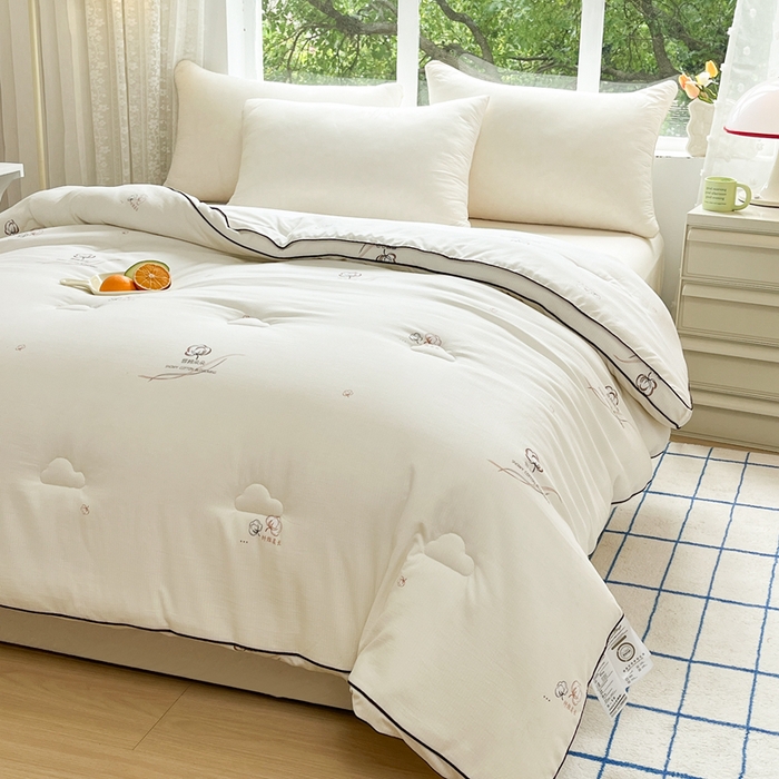 91家纺网 家纺一手货源 找家纺 默忆 2025新款亲肤雪绒棉保暖被芯立体棉冬被被子春秋被 雪棉朵朵-月白