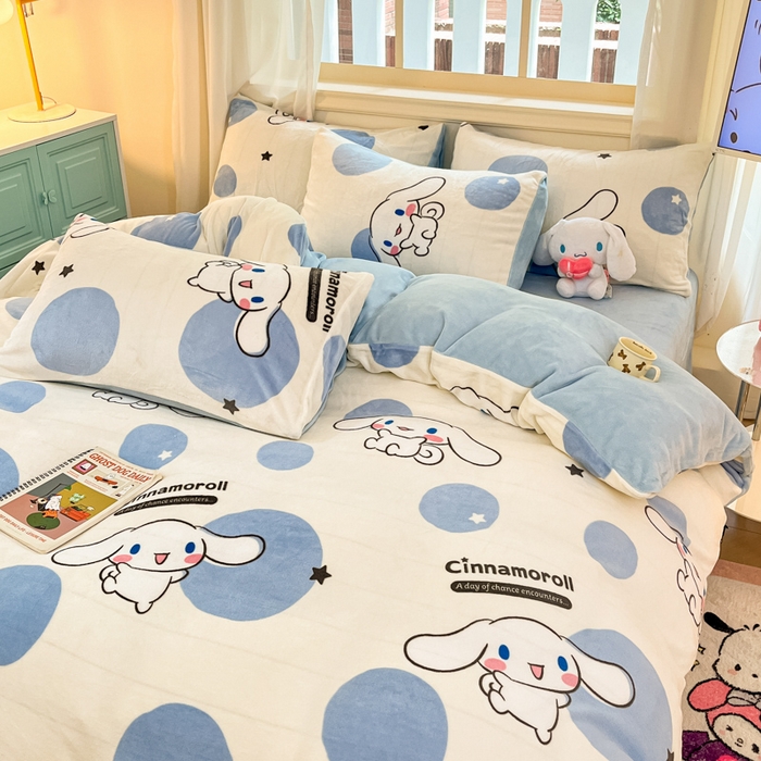 91家纺网 家纺一手货源 找家纺 2024新品正版三丽鸥授权卡通加厚高克重牛奶绒系列四件套 绒三丽鸥-蓝色波点玉桂狗