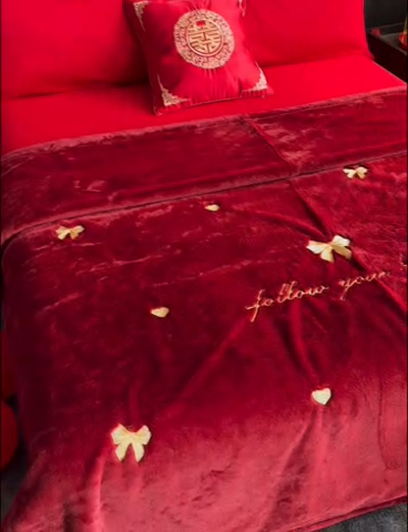 91家纺网 家纺一手货源 找家纺 2024新款仿皮草兔绒精品绣花毛毯毯子 蝴蝶结-酒红