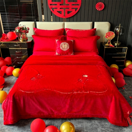 91家纺网 家纺一手货源 找家纺 2024新款仿皮草兔绒精品绣花毛毯毯子 甜蜜爱恋-大红