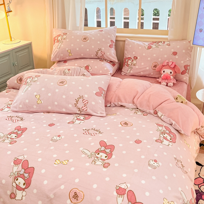 91家纺网 家纺一手货源 找家纺 2024新品正版三丽鸥授权卡通加厚高克重牛奶绒系列四件套 绒三丽鸥-草莓甜点美乐蒂