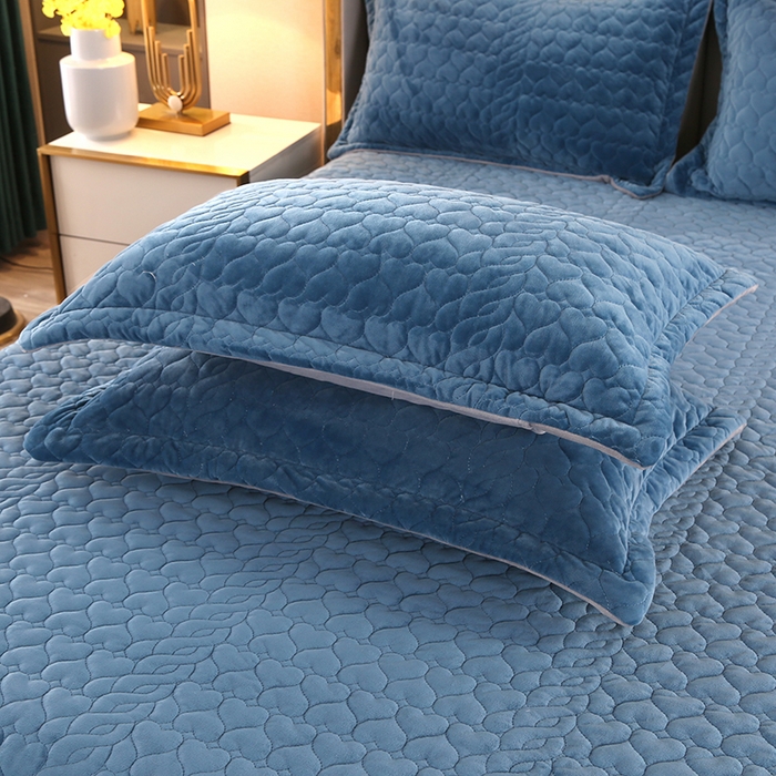 91家纺网 家纺一手货源 找家纺 芸锦豪 2024新款宝宝绒床盖 贵族蓝