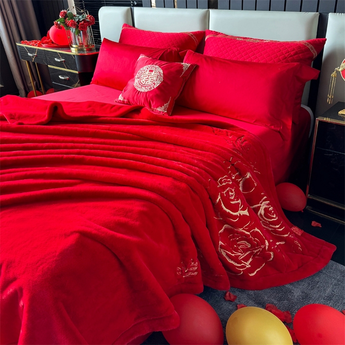 91家纺网 家纺一手货源 找家纺 2024新款仿皮草兔绒精品绣花毛毯毯子 幸福花海