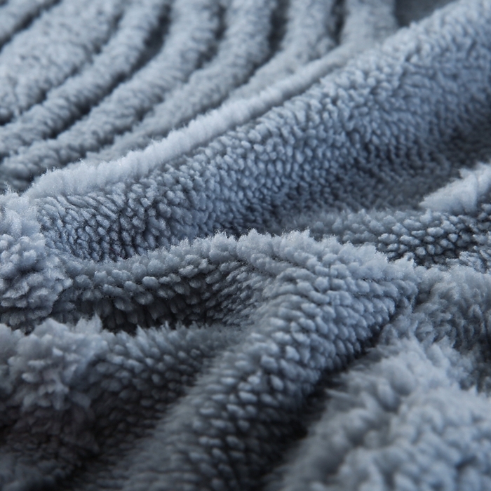 91家纺网 家纺一手货源 找家纺 巴木赫 2024新款8字配色双层羊羔绒毛毯 蓝色