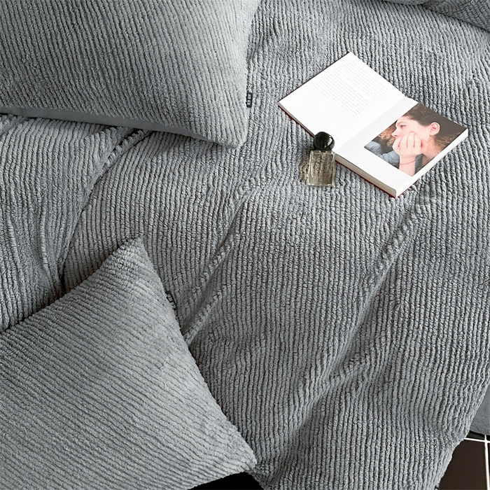 91家纺网 家纺一手货源 找家纺 星座家纺  2025新款泰迪绒提花牛奶绒四件套 雅士灰