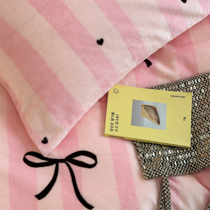 91家纺网 家纺一手货源 找家纺 呗旺鹿 2024新款小红书爆款牛奶绒印花四件套 若颜