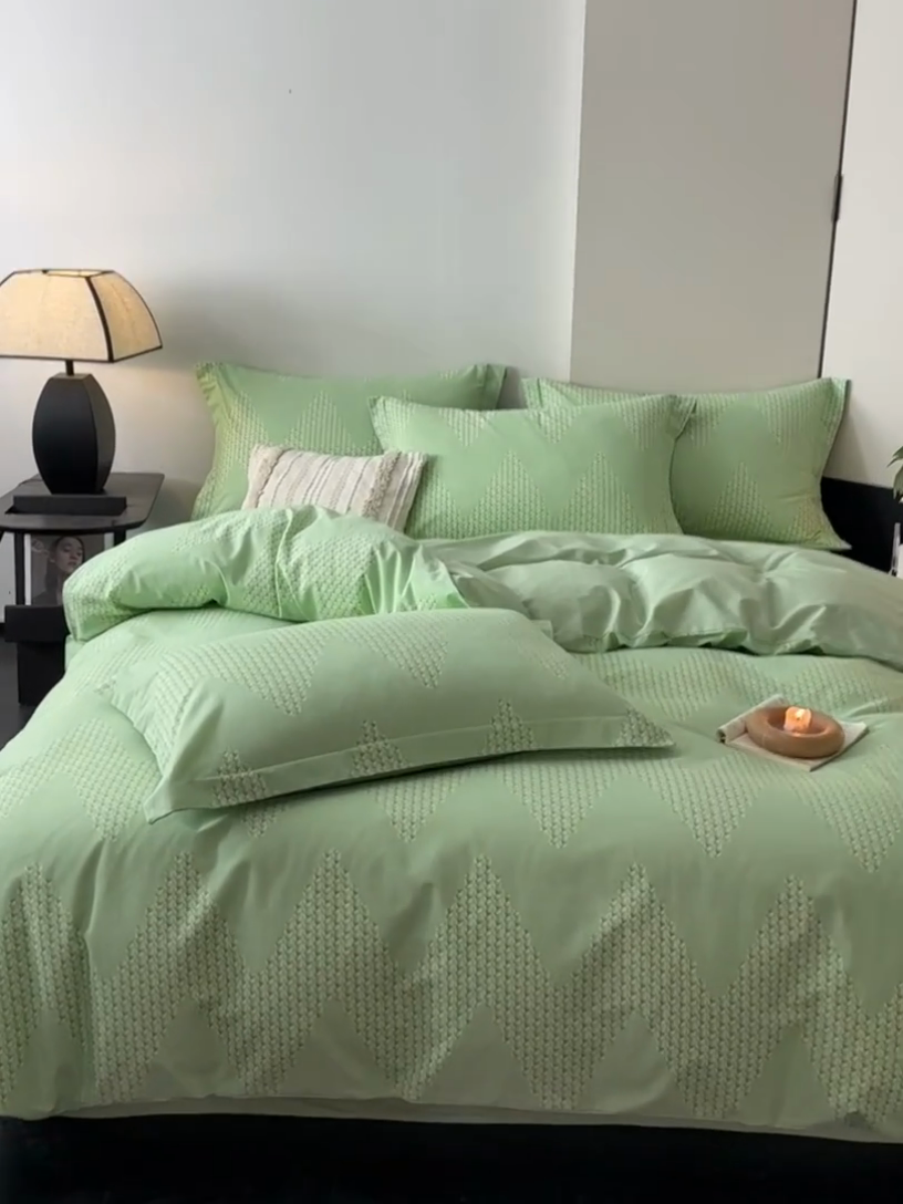 91家纺网 家纺一手货源 找家纺 涵宸家纺 2024新款亲肤全棉磨毛印花四件套--芬兰系列 留月-绿