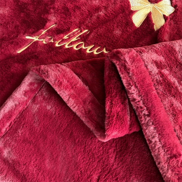 91家纺网 家纺一手货源 找家纺 2024新款仿皮草兔绒精品绣花毛毯毯子 蝴蝶结-酒红