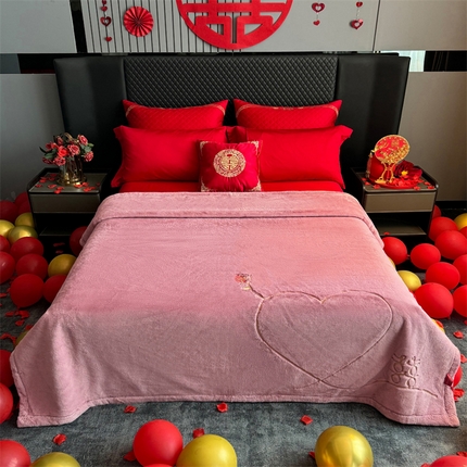 91家纺网 家纺一手货源 找家纺 2024新款仿皮草兔绒精品绣花毛毯毯子 心里有约-粉