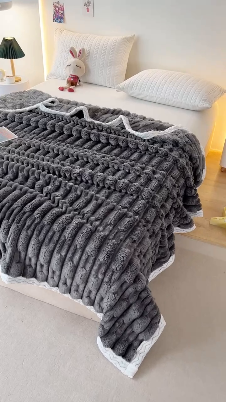 91家纺网 家纺一手货源 找家纺 肖恩 2025新款跨境外贸仿裘皮兔毛毯竹节毛毯 深灰