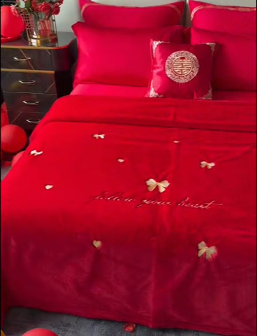 91家纺网 家纺一手货源 找家纺 2024新款仿皮草兔绒精品绣花毛毯毯子 蝴蝶结-大红