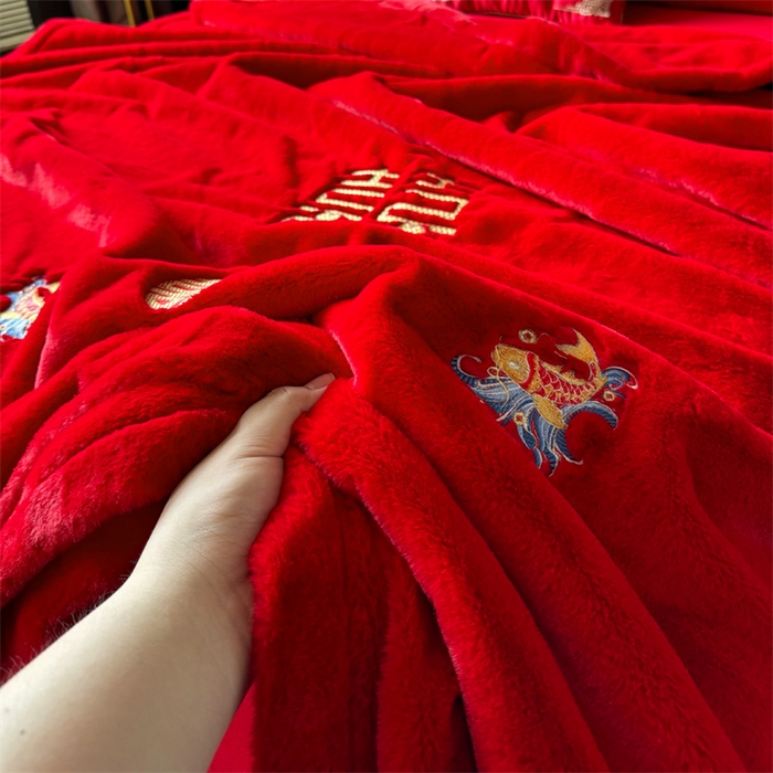 91家纺网 家纺一手货源 找家纺 2024新款仿皮草兔绒精品绣花毛毯毯子 百年好合