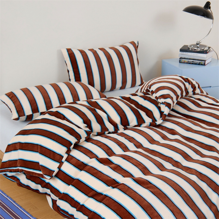 91家纺网 家纺一手货源 找家纺 呗旺鹿 2024新款小红书爆款牛奶绒印花四件套 海盐