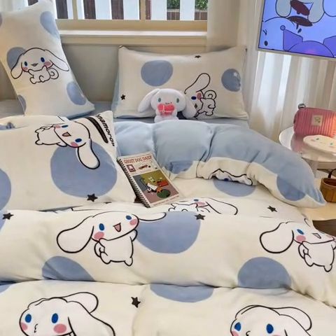 91家纺网 家纺一手货源 找家纺 2024新品正版三丽鸥授权卡通加厚高克重牛奶绒系列四件套 绒三丽鸥-蓝色波点玉桂狗