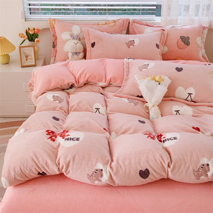 91家纺网 家纺一手货源 找家纺 锦罗绣 2024新款加厚牛奶绒四件套印花四件套单被套 少女心